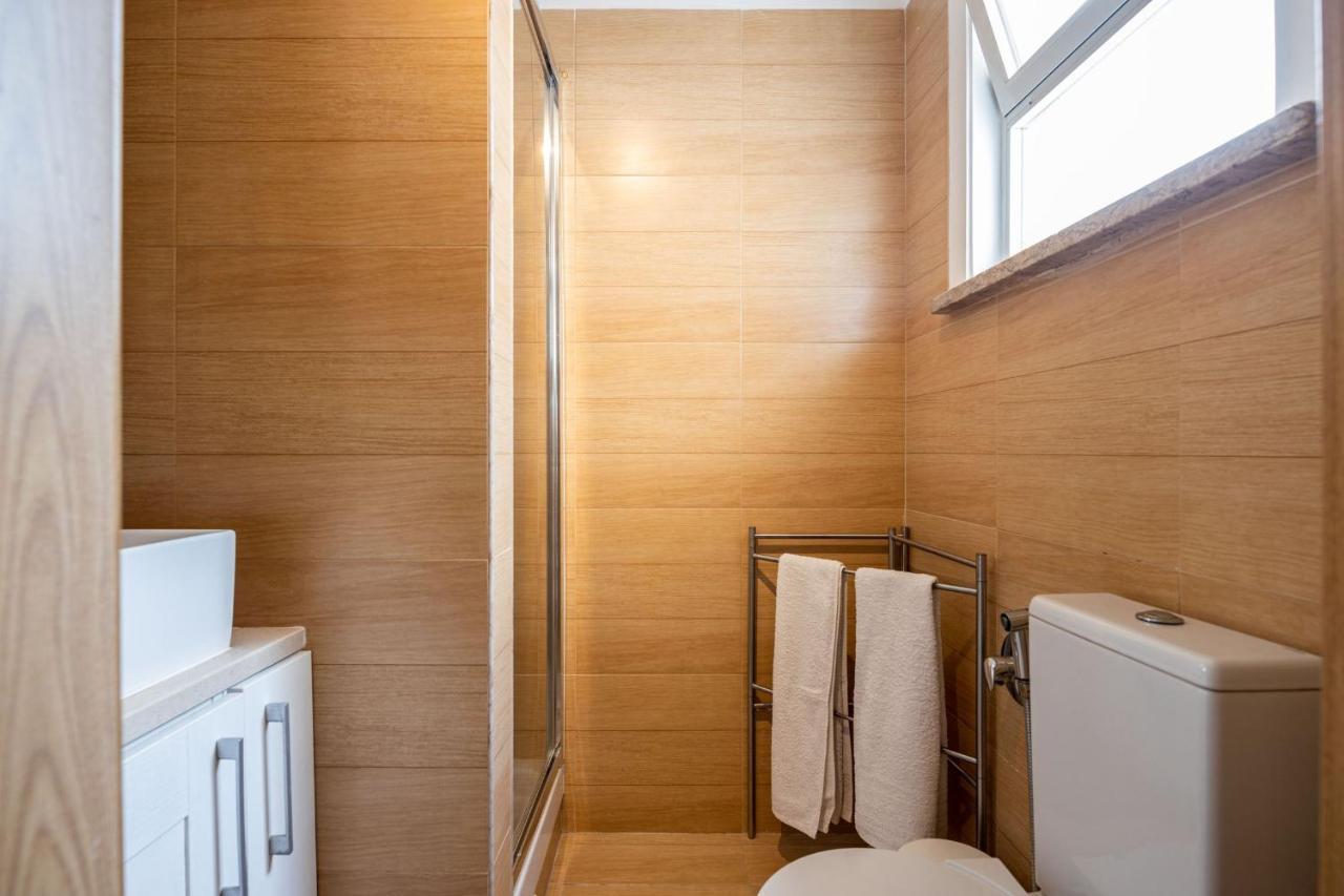 Lapa 3Bdr Duplex W/ Balcony By Lovelystay Lisbon Bagian luar foto