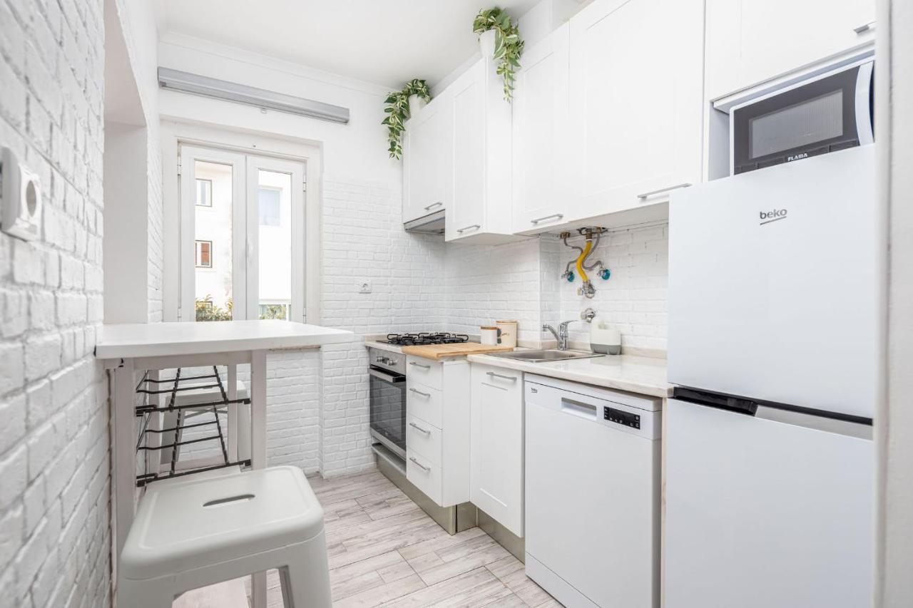 Lapa 3Bdr Duplex W/ Balcony By Lovelystay Lisbon Bagian luar foto