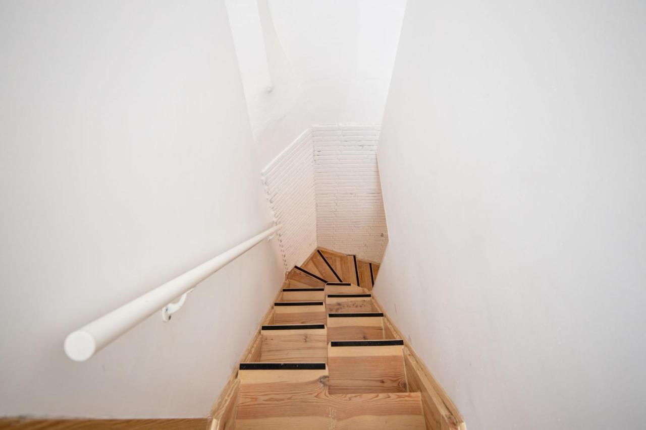 Lapa 3Bdr Duplex W/ Balcony By Lovelystay Lisbon Bagian luar foto